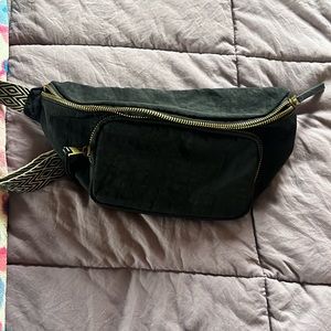 Universal Threads Fanny pack